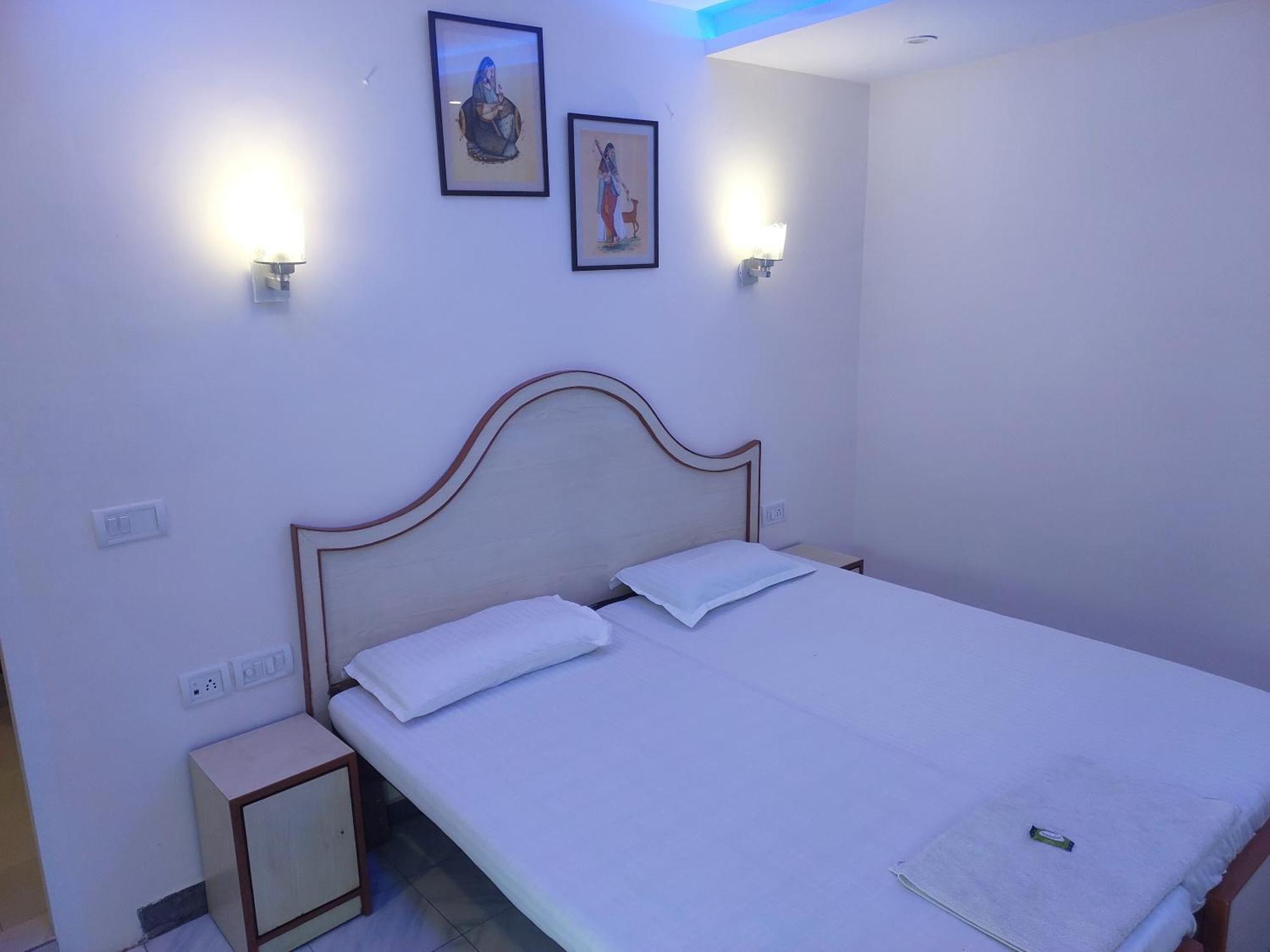 Hotel Tourist Rest House Agra Агра Экстерьер фото