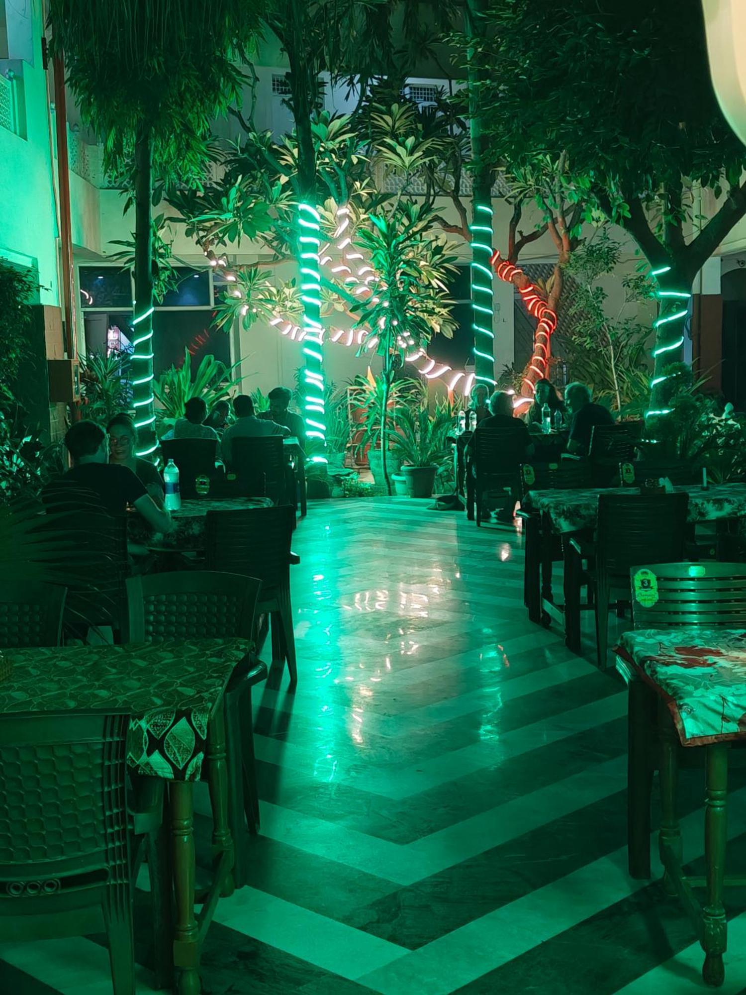 Hotel Tourist Rest House Agra Агра Экстерьер фото