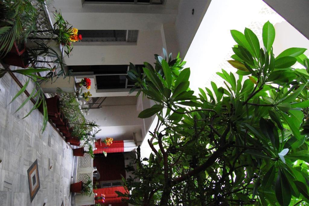 Hotel Tourist Rest House Agra Агра Экстерьер фото